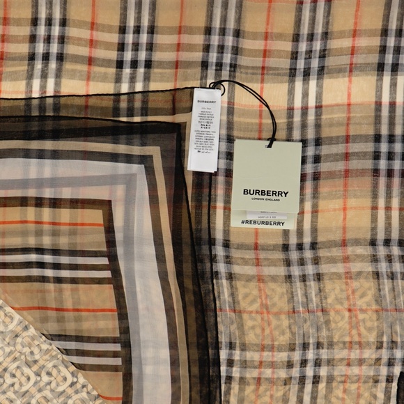Burberry Scarf Triple Check Stripe Novelty Oblong Silk New - Picture 4 of 5